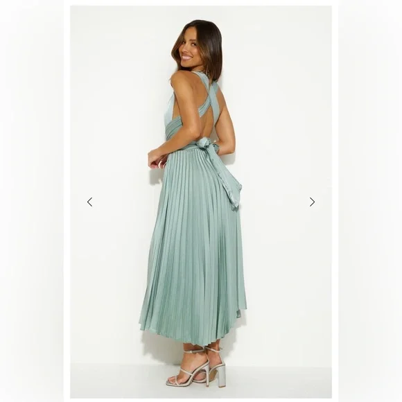 Hello Molly PRIME ASSET MIDI DRESS SAGE Plunge V-Neck Pleated Midi Dress - Picture 2 of 7